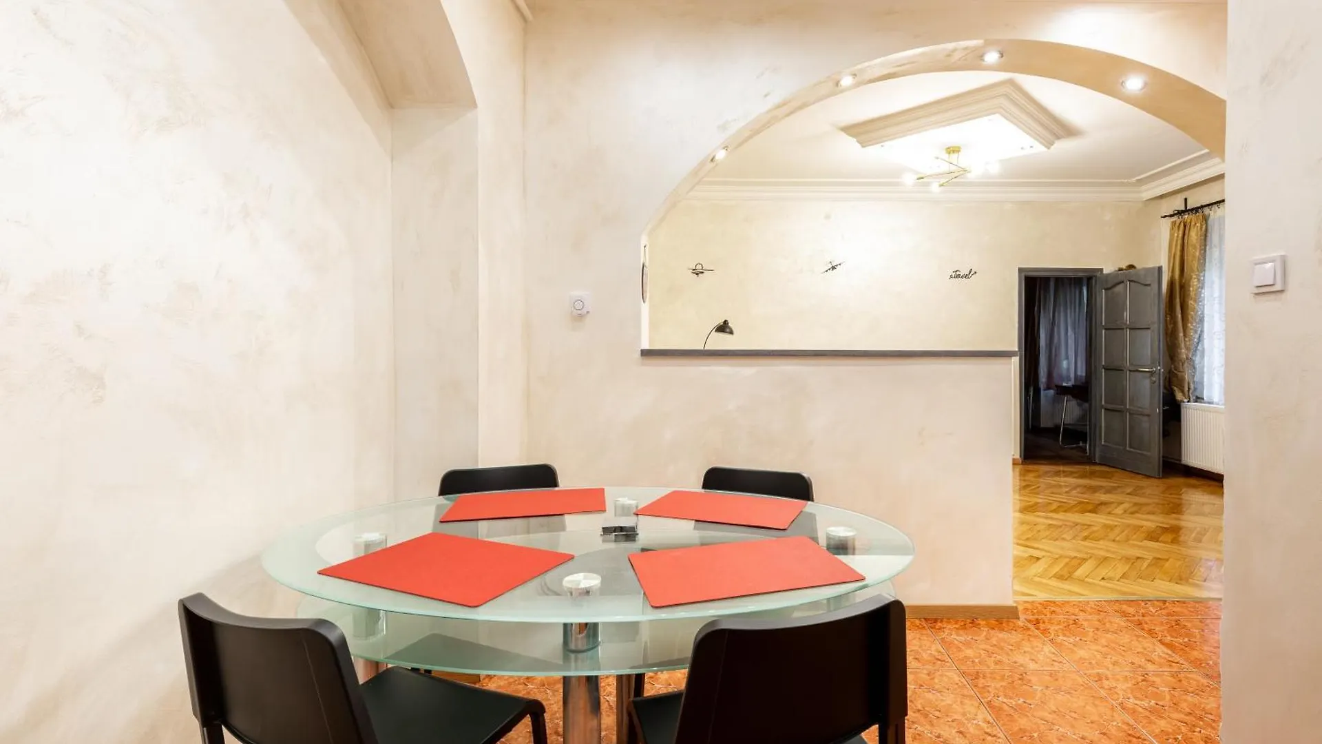 Appartamento Mari&Emi Flat In Corvin Budapest 0*,