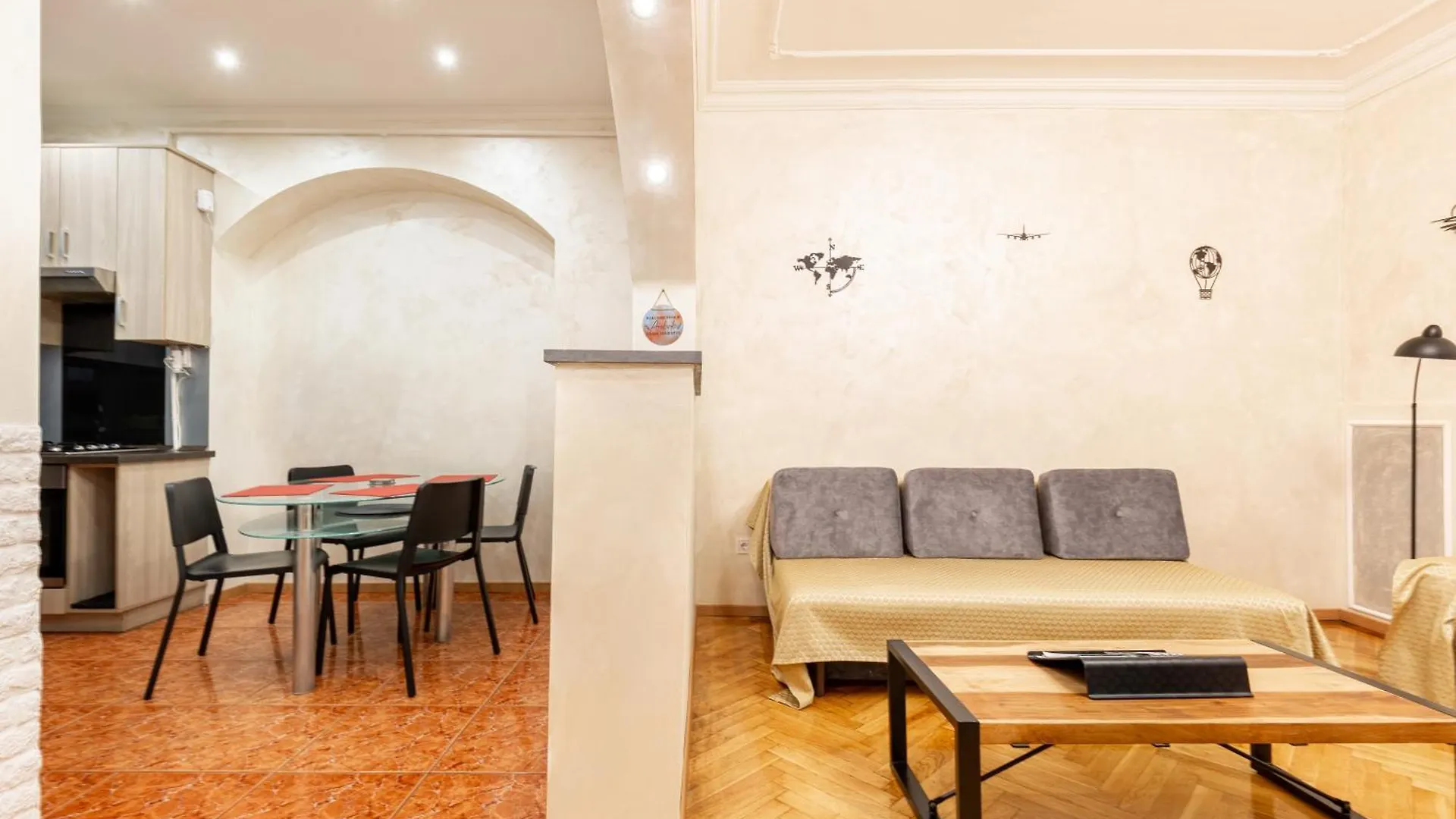 Appartamento Mari&Emi Flat In Corvin Budapest